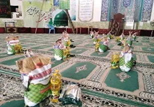 اهدا 30 بسته معیشتی به 30 خانوار آسیب دیده از کرونا در زاهدان