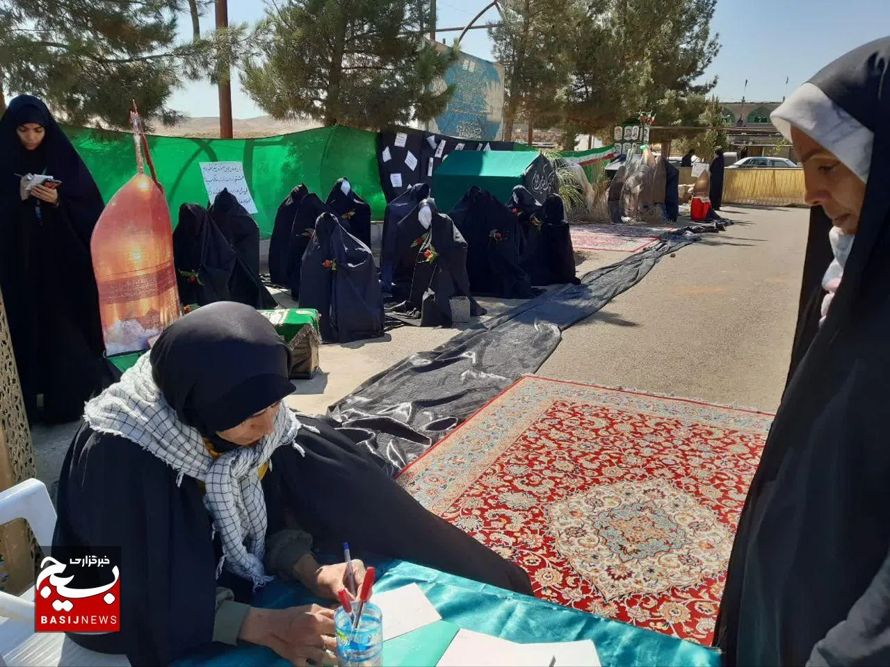 ۴۰۰ گروه جهادی بانوان بسیجی پرچمداران عشق به ولایت هشتم، پیشگامان خدمت به زائران پیاده