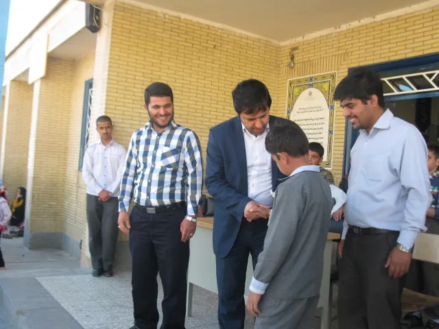 تجلیل از نفرات برتر مسابقه علمی و فرهنگی بسیج دانش‌آموزی مدارس پسرانه آموزش وپرورش ناحیه 2 همدان