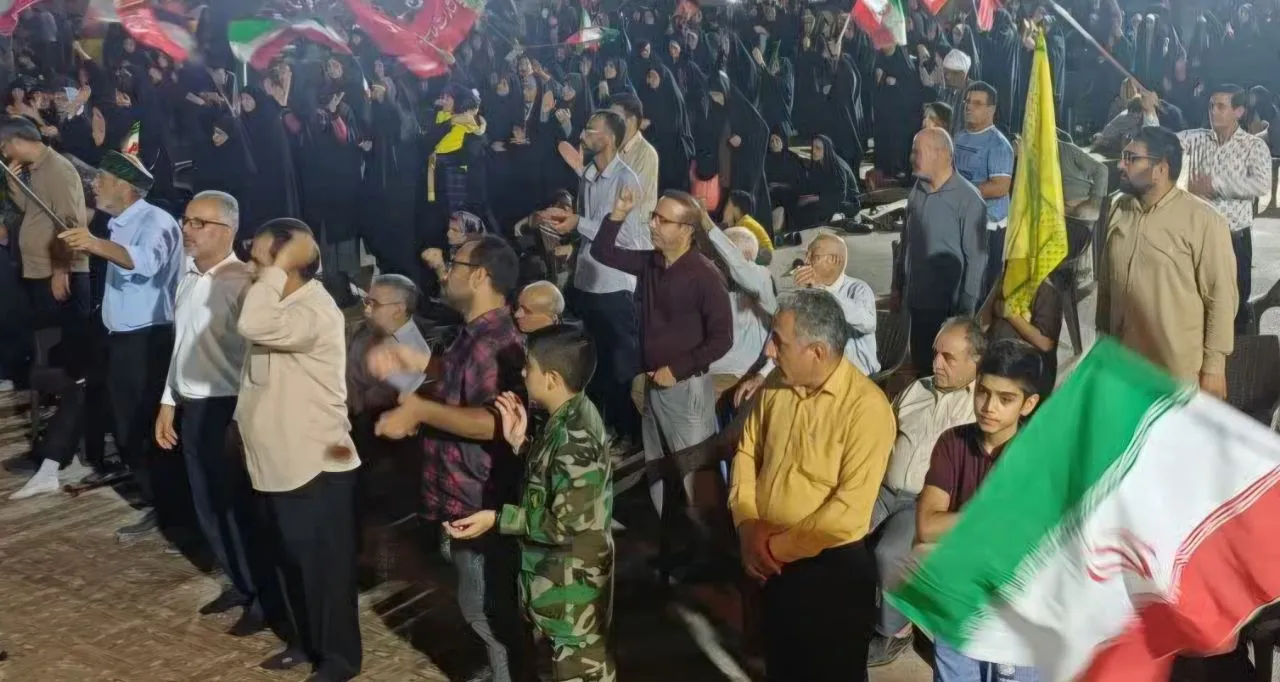اجتماع مردمی هندیجان دردفاع از کشور 