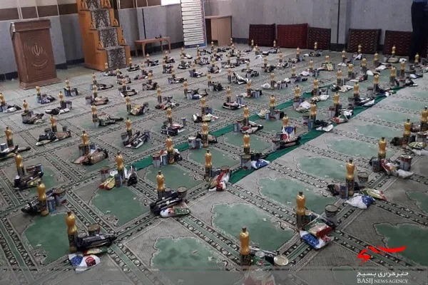 تهیه و توزیع ١٠٠ بسته مواد غذایی و حمایتی بین خانواده های نیازمند