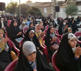 ویژه برنامه جشن&zwnj; دهه کرامت و یادبود اولین شهیده نجف آباد "شهیده رضوان مرادی" با حضور اقشار مختلف در نجف آباد