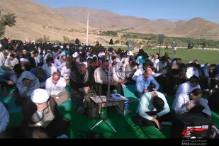 برگزاری دعای عرفه در تپه نور الشهدا تویسرکان