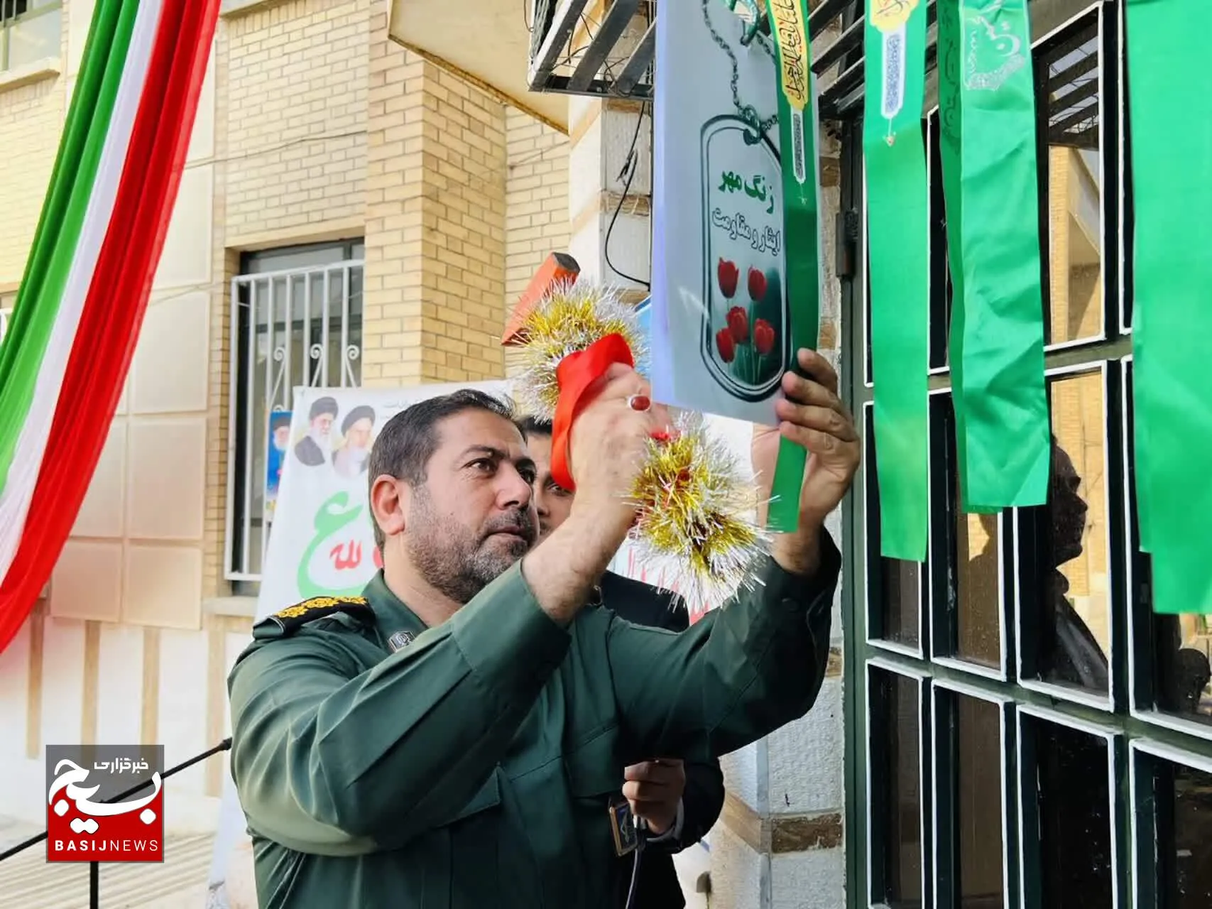 زنگ آغاز سال تحصیلی جدید، زنگ ایثار و مقاومت در دبیرستان شاهد دخترانه جهرم نواخته شد