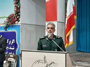 از دم مسیحایی خمینی کبیر، بزرگ مردانی چون دکتر شهید مصطفی چمران به دنیا رخ نمودند.