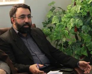 روستاییانی که زبان فارسی نمی دانند / کودکانی که تلویزیون را با موتور برق می بینند