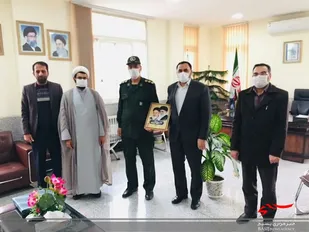 فرمانده سپاه ناحیه شاهین شهر و میمه با رئیس اداره آموزش و پروش شاهین شهر دیدار کرد