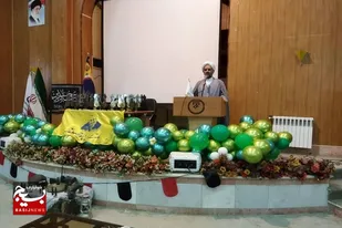 مکتب و نهضت حضرت اباعبدالله الحسین(ع) بصیرت افزا و بصیرت پرور است
