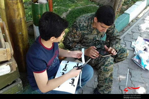 نسل چهارم انقلاب و آماده سازی باغ گلستان تبریز برای یادواره شهدا