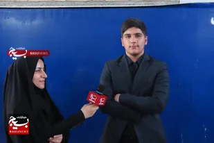 گفتگو با دانش آموز ۱۵ ساله باغملکی که زبان انگلیسی تدریس میکند