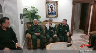 لحظه اعلام خبر بازگشت پیکر مطهرشهید مدافع حرم کریمیان به خانواده اش