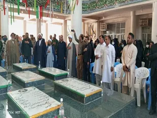 غبارروبی مزار شهدا در شهرستان چابهار