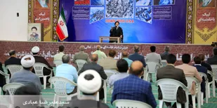 امروز جهان به دو قطب عدالت طلب و ستم تقسیم شده است