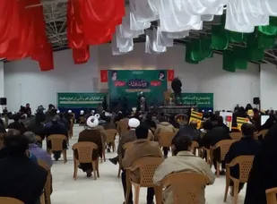 حماسه ۹دی باحضورگسترده خواهران واقشار مختلف مردم در گلستان شهدا