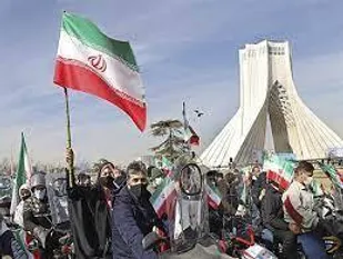 ۲۲ بهمن بر بام فضای مجازی جهان/ #بهمن_تماشایی ترند یک دنیا
