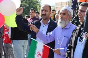 راهپیمایی مردم زینب آباد در روز 22 بهمن