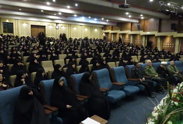 حیات حضرت زهرا(س) خط بطلانی بر بنیان های فمینیستی است