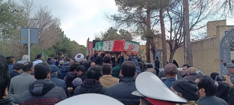 از آسمان هدیه آوردند شهیدان ناصر هادی و محسن ایروانی