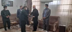 جوانان را با قهرمانان واقعی انقلاب آشنا کنید