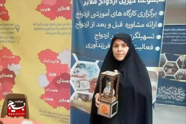 گروه جهادی دستان مهربان خالق گل لبخند بر لبان ایتام ملایری