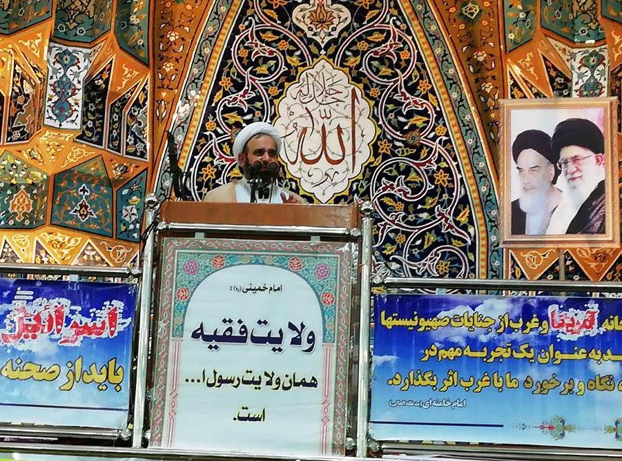 مسئولین و روحانیون با پرهیز از اشرافی گری مردم را با خود همراه کنند
