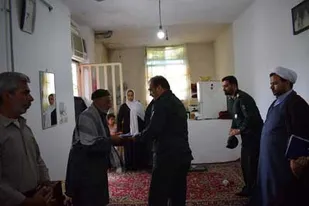 دیدار فرمانده سپاه نینوا با خانواده شهید سعادت ساده