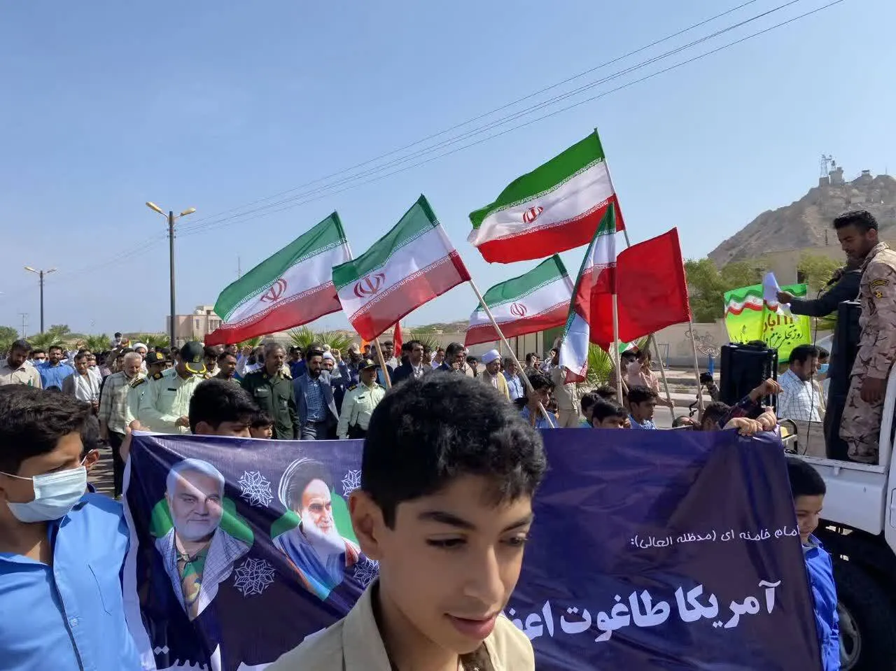 شعار استکبارستیزی وخروش جزیره بوموسی همزمان با 13 آبان طنین انداز شد