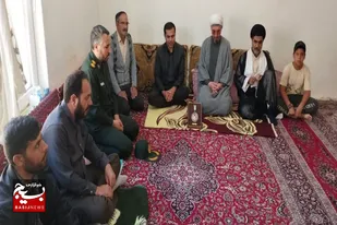 دیدار حجت&zwnj;الاسلام نجاری با خانواده شهید &laquo;یوسف قاسمی&raquo; در روستای سراوک فامنین
