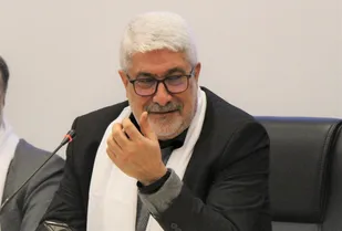 هر کسی که می&zwnj;گوید سردار سلیمانی هستم مثل سردار خادم مردم باشد