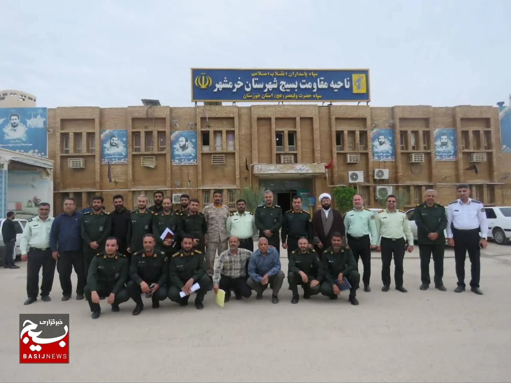 دیدار فرمانده فراجا سهرستان و هیئت همراه با فرمانده ناحیه خرمشهر به مناسبت هفته بسیج
