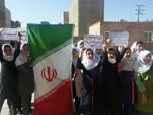 پویش لبیک یا خامنه ای در مدارس شهرستان ملارد
