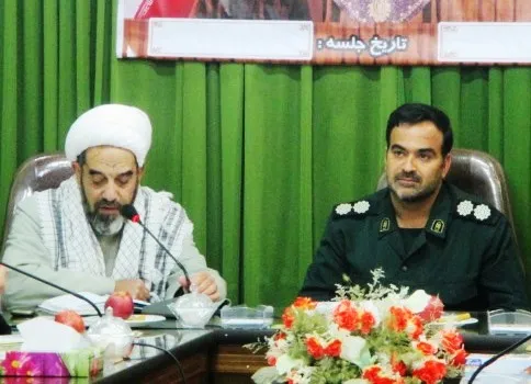 مصلحت نظام و انقلاب را نباید فدای دیگران کنیم