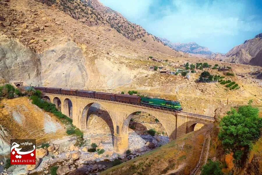 بارگیری بیش از ۱۷ هزار تن کالا در راه آهن زاگرس