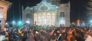 مراسم تحویل سال نو در صحن امامزاده حسین(ع) قزوین برگزار شد