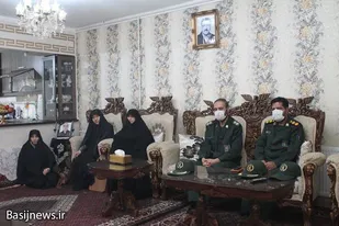 دیدار جمعی از کارکنان سپاه ناحیه همدان با خانواده جانباز شهید ربانی