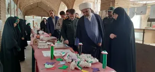 نمایشگاه کبوتر&zwnj;های سرخ در سنندج افتتاح شد
