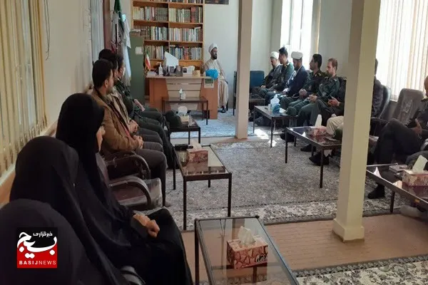 سپاه و روحانیت دو بال و پایه‌های انقلاب هستند/باید برای مصون ماندن از تهاجم فرهنگی دشمن دغدغه‌مند باشیم