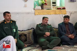 دیدار فرمانده سپاه ثارالله با خانواده شهید پرویز بامری شهید مدافع حرم