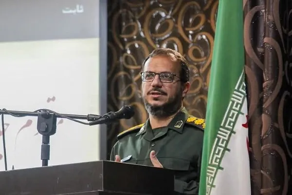 تفکر و دیپلماسی انقلابی درعرصه سیاست خارجه و با تفکر خدمت‌گذاری در عرصه داخلی، انسجام داخلی به دنبال دارد
