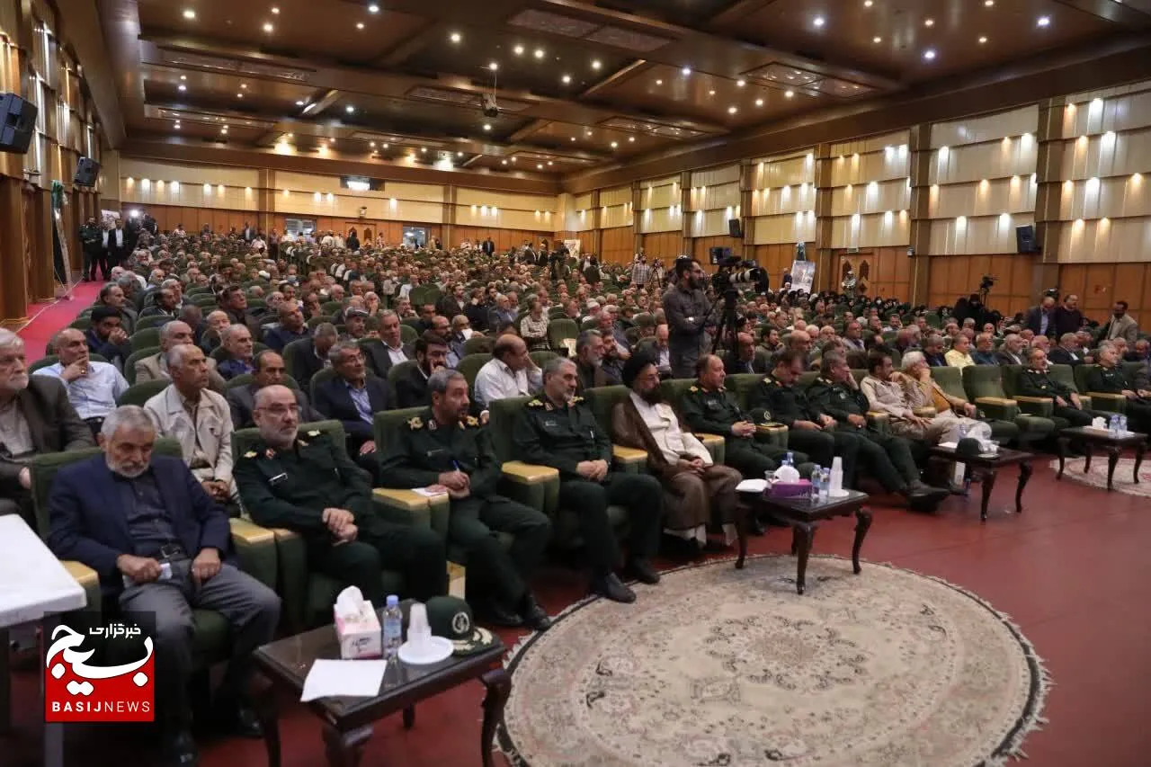 گردهمایی «قهرمانان خط شکن»