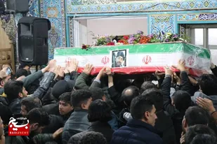 آیین وداع با شهید محسن رضائی در زادگاهش برگزار شد
