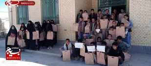 توزیع لوازم تحریر در دهستان کوهک سراوان