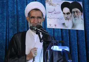 مسئولان خدمت به مردم و اقتصاد مقاومتی را جدی بگیرند