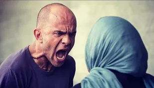 سلام كردنت بخوره تو سر من، يه زنگ نمی تونستی بزنی؟