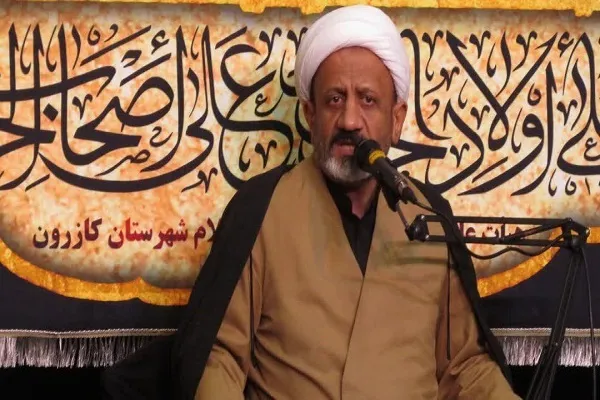 بزرگترین شعار عاشورا عزت خواهی و عزت طلبی می‌باشد/ مسیر بنا شده در راه کربلا رسیدن به سعادت و کمال است