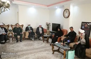 دیدار نماینده ولی فقیه در سپاه پاسداران با خانواده شهید &laquo;آرمان علی&zwnj;وردی&raquo;