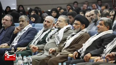 حضور هیئت اندیشه ورز حوزه فاطمیه فارسان در اجلاسیه عمومی بسيجيان با حضور رئیس سازمان بسیج مستضعفین کشور