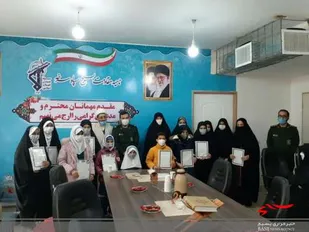 تقدیر از دانش آموزان برتر در جشنواره سرو سرخ در شهرستان سرخه