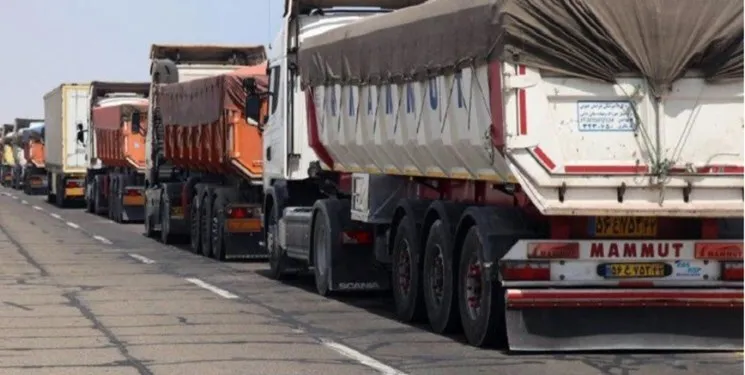 تشریفات گمرکی بیش از هزار کامیون موکب‌داران در مهران انجام شد
