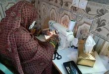 تولید روزانه ۶۰۰ ماسک و دستکش در دلگان